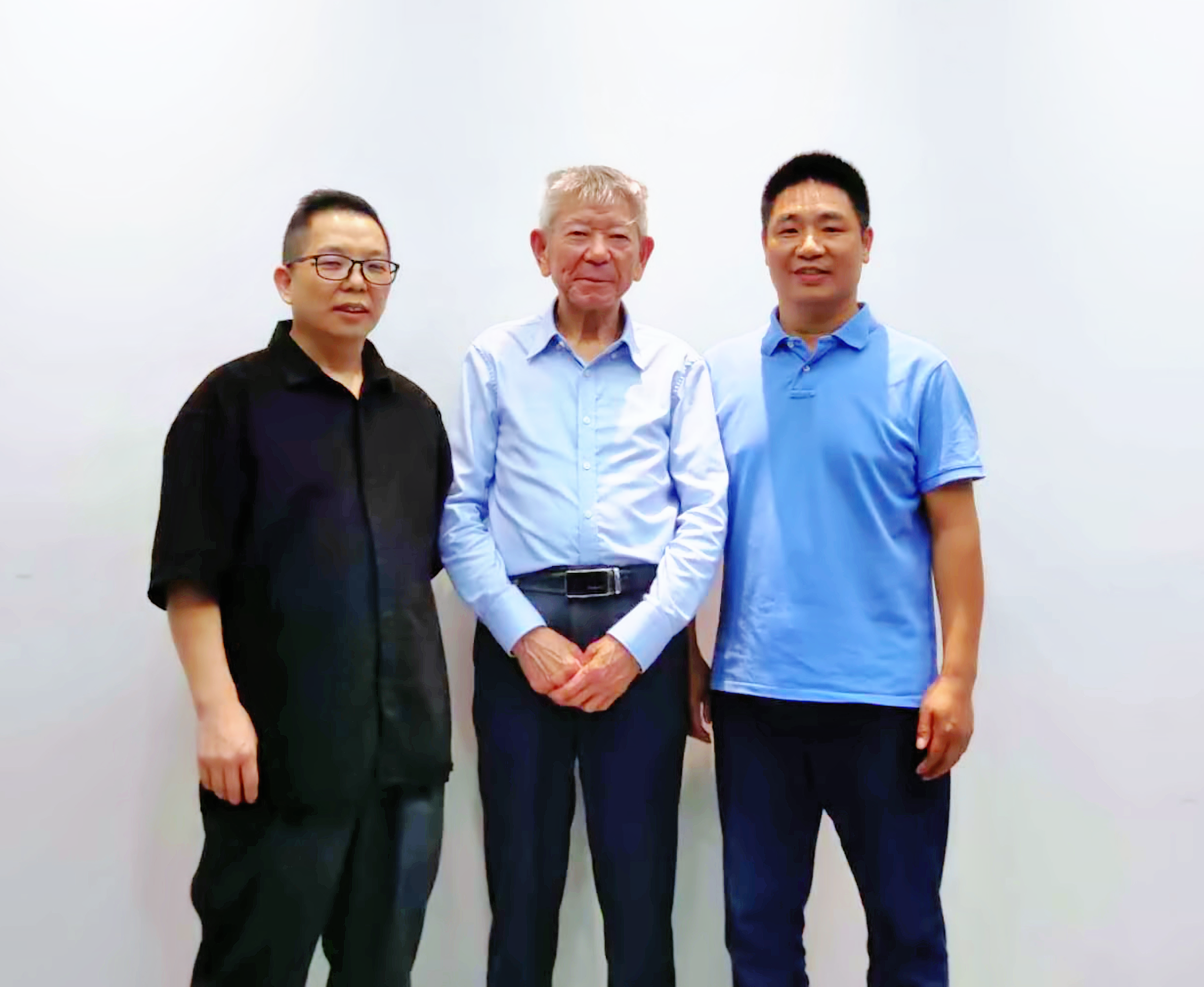 常熟市原副市长陈永良一行深入苏州中述智能科技有限公司，共探F1机能垫新科技